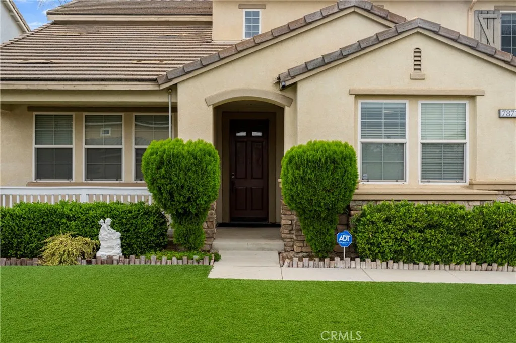 7871 Slate Creek, Eastvale, California 92880 home-pic-1